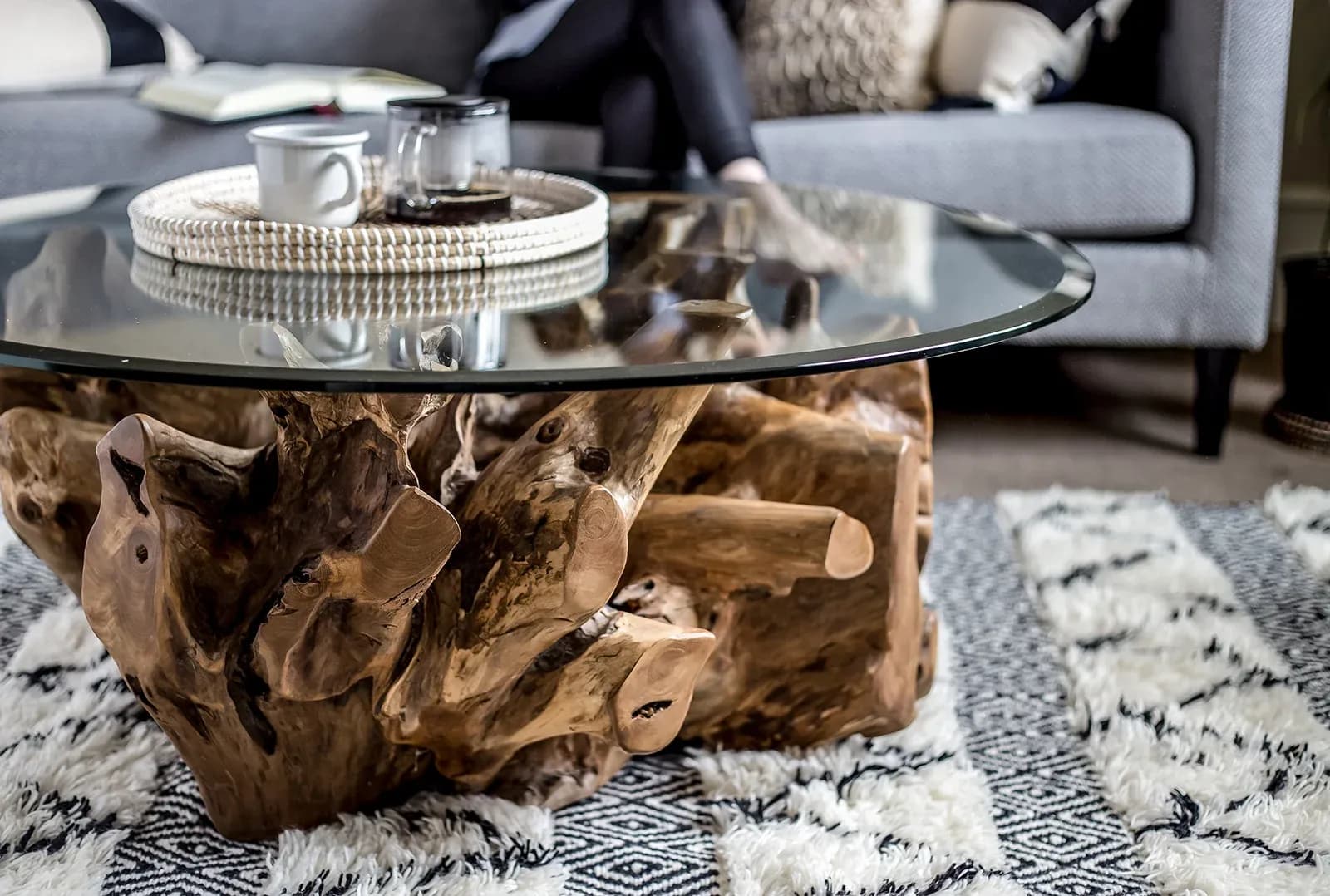Root round coffee table